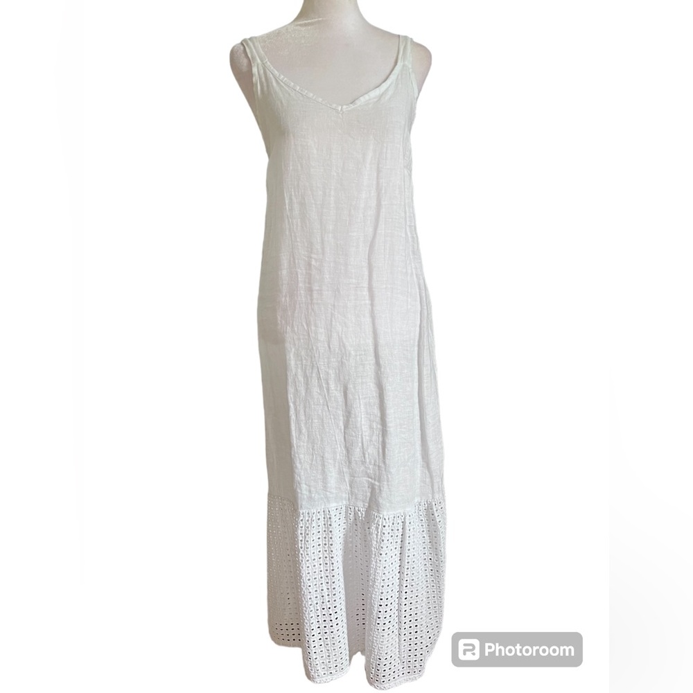 Francesca Bettini White Linen V-Neck Sleeveless Eyelet Ruffle Hem Midi Dress Med